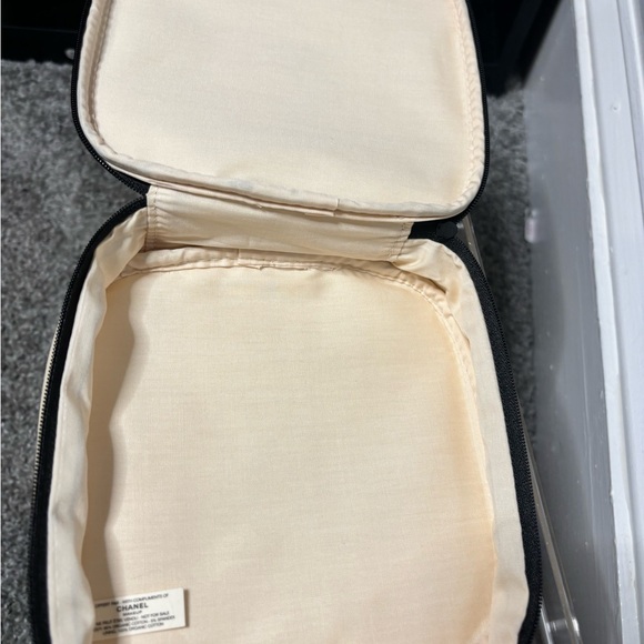 Chanel Beauty Makeup Bag/Pouch - Picture 5 of 8